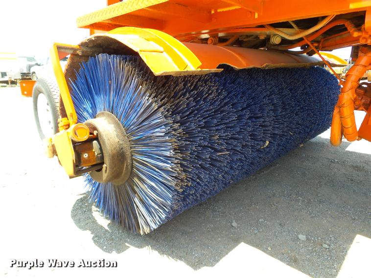 image for item DB4044 1992 Broce RJ300 broom