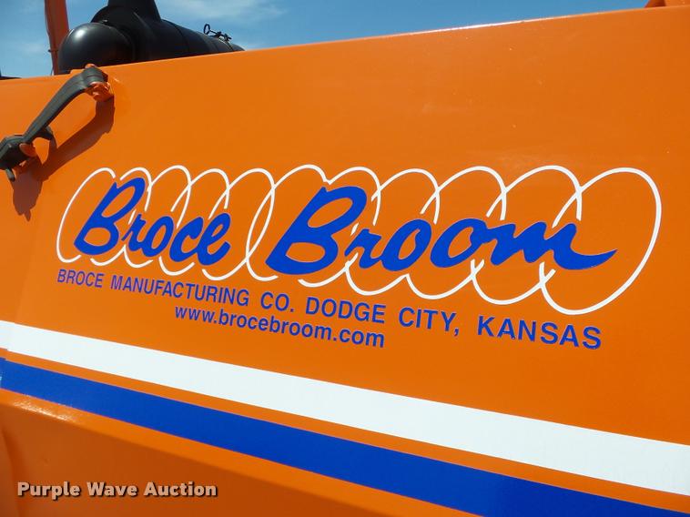 image for item DB4044 1992 Broce RJ300 broom