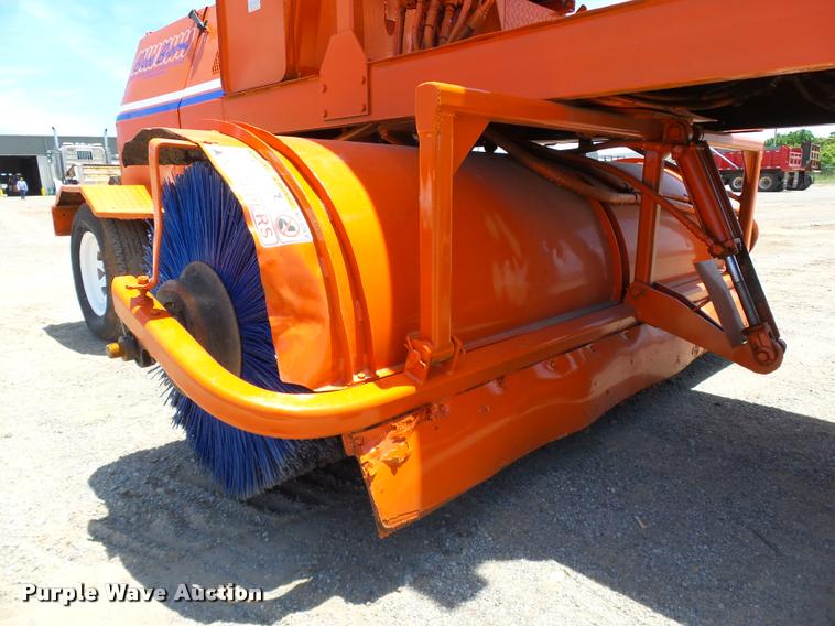 image for item DB4045 1995 Broce RJ300 broom