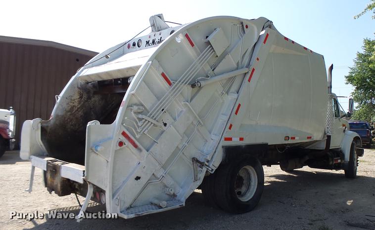 image for item DB5753 1999 International 4900 refuse truck