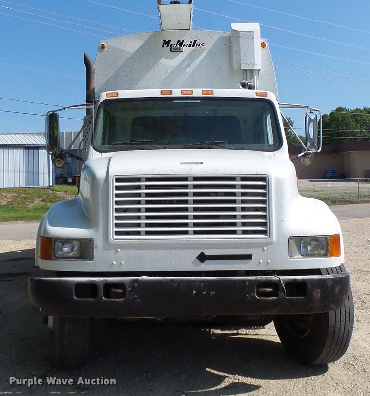 image for item DB5753 1999 International 4900 refuse truck
