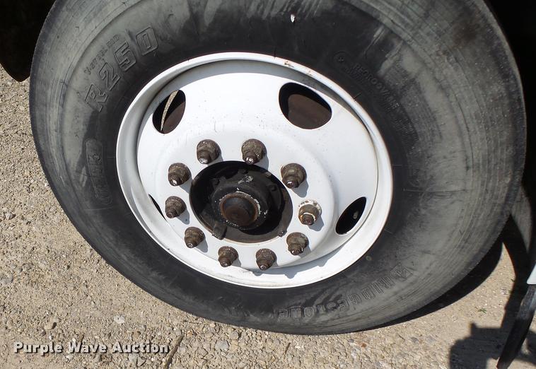 image for item DB5753 1999 International 4900 refuse truck