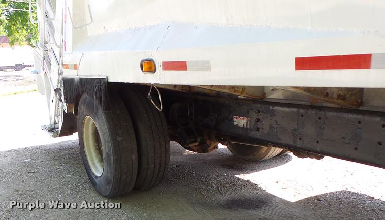 image for item DB5753 1999 International 4900 refuse truck