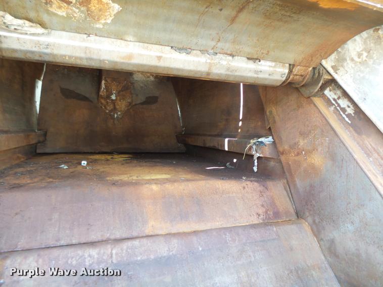 image for item DB5753 1999 International 4900 refuse truck