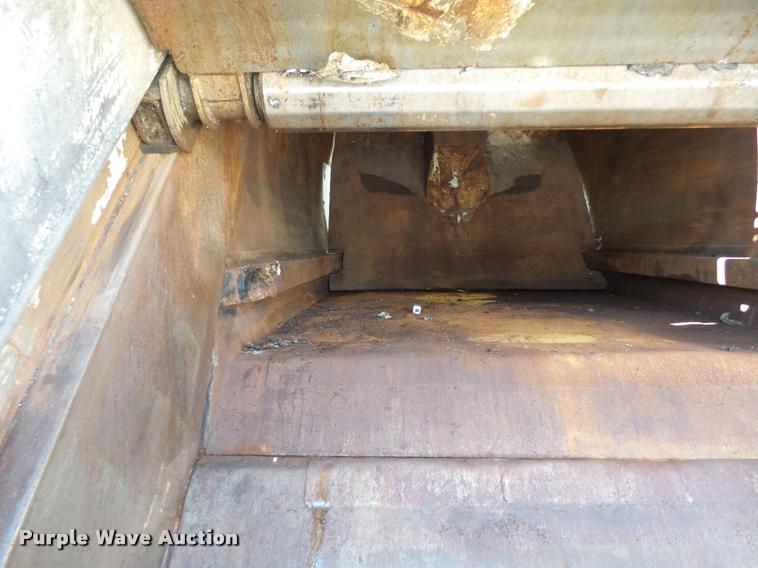 image for item DB5753 1999 International 4900 refuse truck