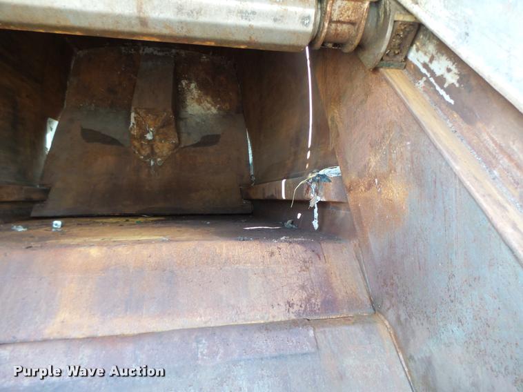 image for item DB5753 1999 International 4900 refuse truck