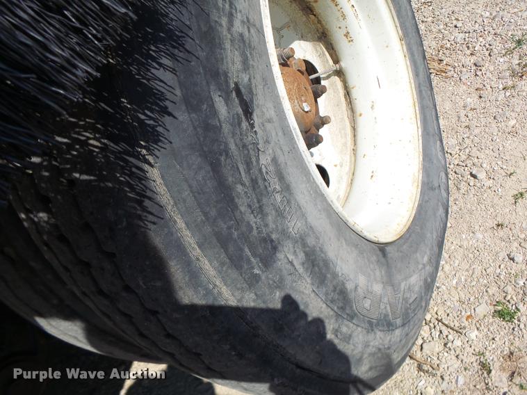 image for item DB5753 1999 International 4900 refuse truck