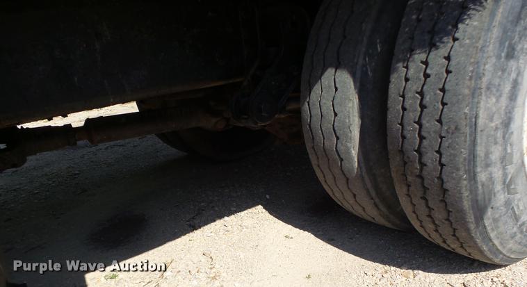 image for item DB5753 1999 International 4900 refuse truck