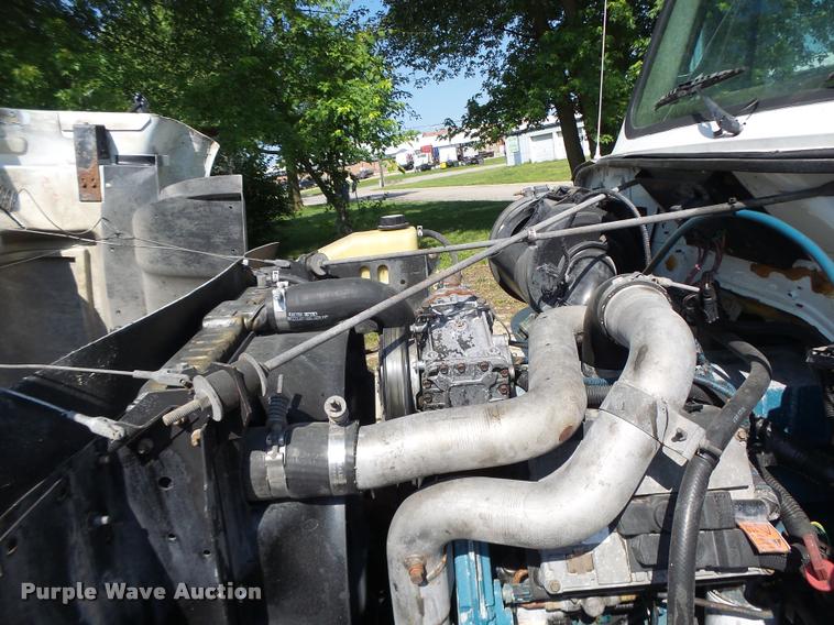 image for item DB5753 1999 International 4900 refuse truck