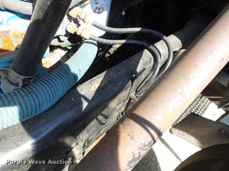 image for item DB5753 1999 International 4900 refuse truck