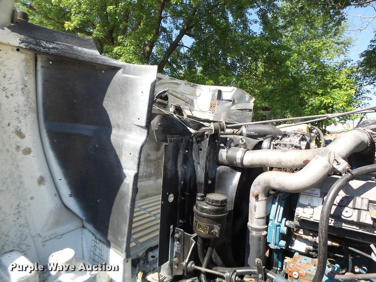 image for item DB5753 1999 International 4900 refuse truck