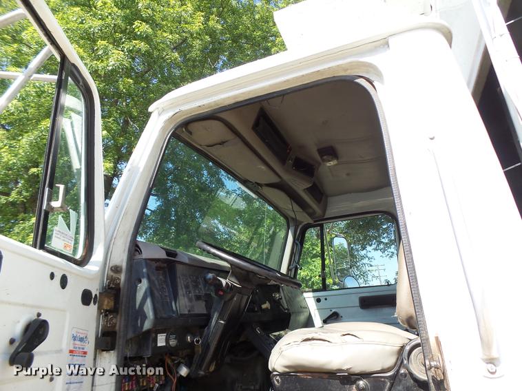 image for item DB5753 1999 International 4900 refuse truck