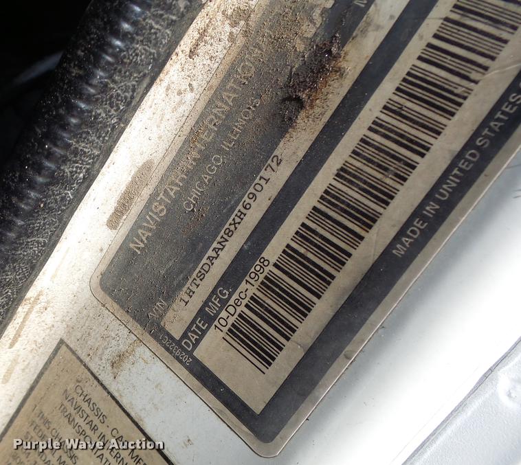 image for item DB5753 1999 International 4900 refuse truck