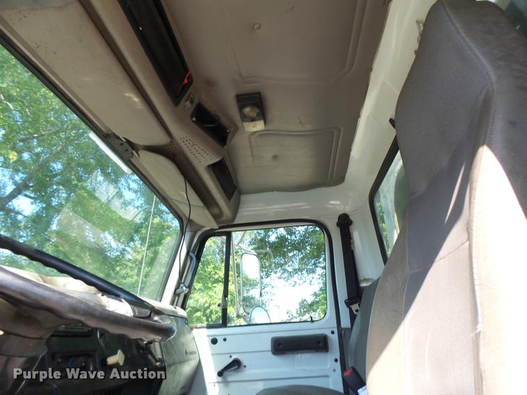 image for item DB5753 1999 International 4900 refuse truck