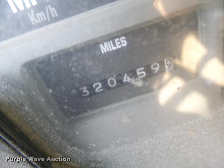 image for item DB5753 1999 International 4900 refuse truck