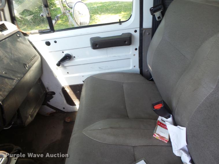 image for item DB5753 1999 International 4900 refuse truck