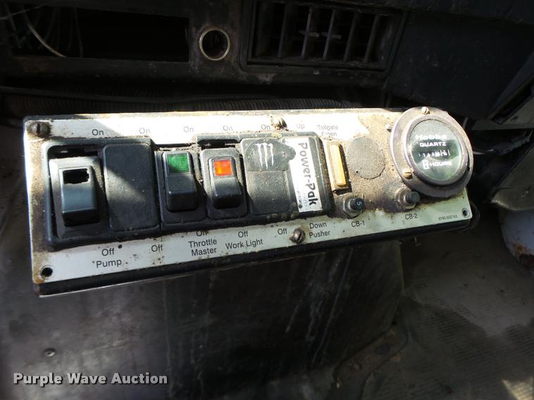 image for item DB5753 1999 International 4900 refuse truck