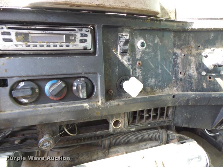 image for item DB5753 1999 International 4900 refuse truck