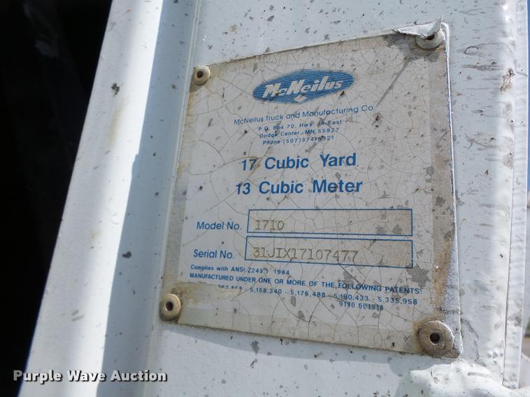 image for item DB5753 1999 International 4900 refuse truck