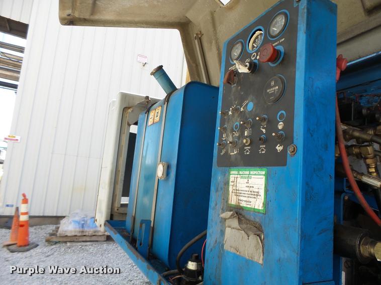 image for item DB5754 1995 Genie S60 boom lift