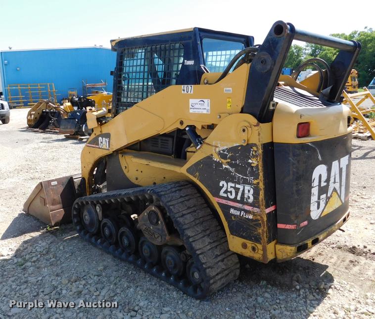 image for item DB9478 2004 Caterpillar 257B skid steer