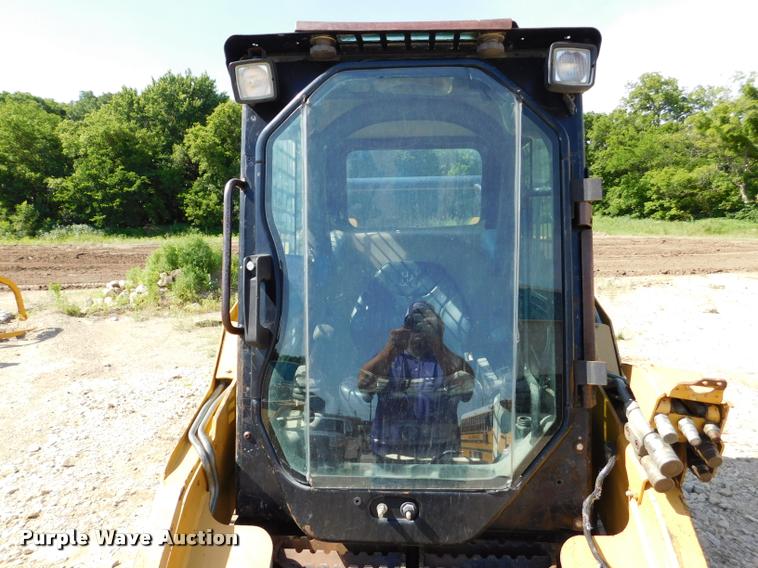 image for item DB9478 2004 Caterpillar 257B skid steer