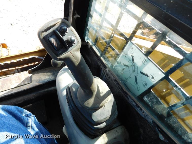 image for item DB9478 2004 Caterpillar 257B skid steer