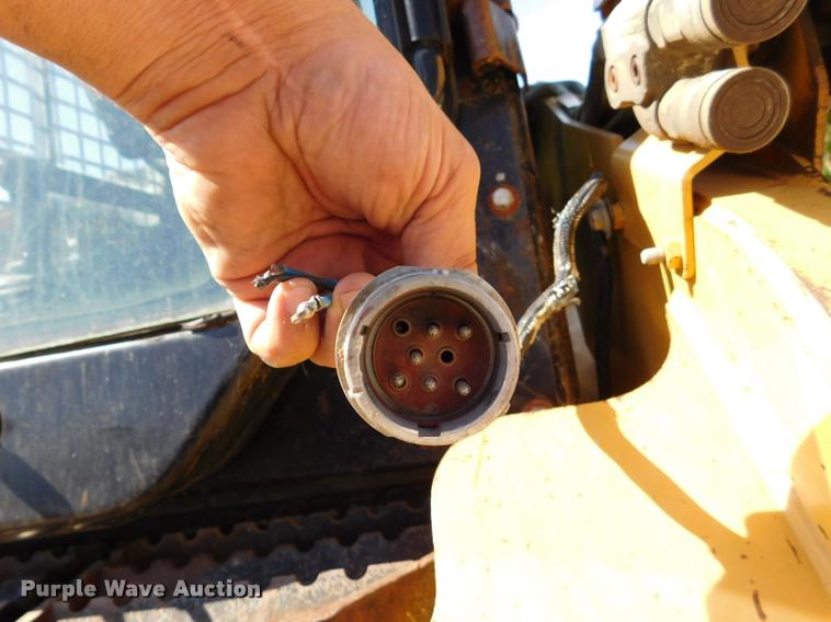 image for item DB9478 2004 Caterpillar 257B skid steer