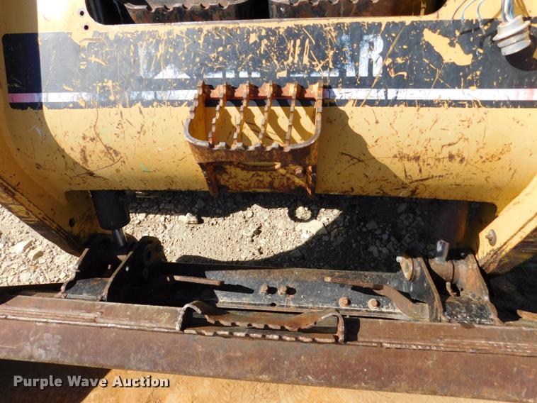 image for item DB9478 2004 Caterpillar 257B skid steer