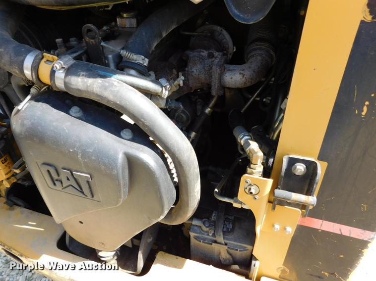 image for item DB9478 2004 Caterpillar 257B skid steer