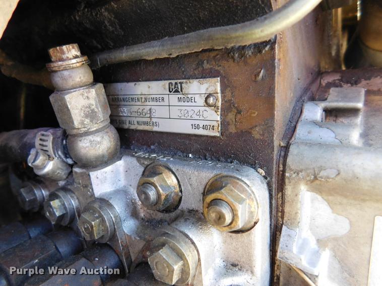 image for item DB9478 2004 Caterpillar 257B skid steer