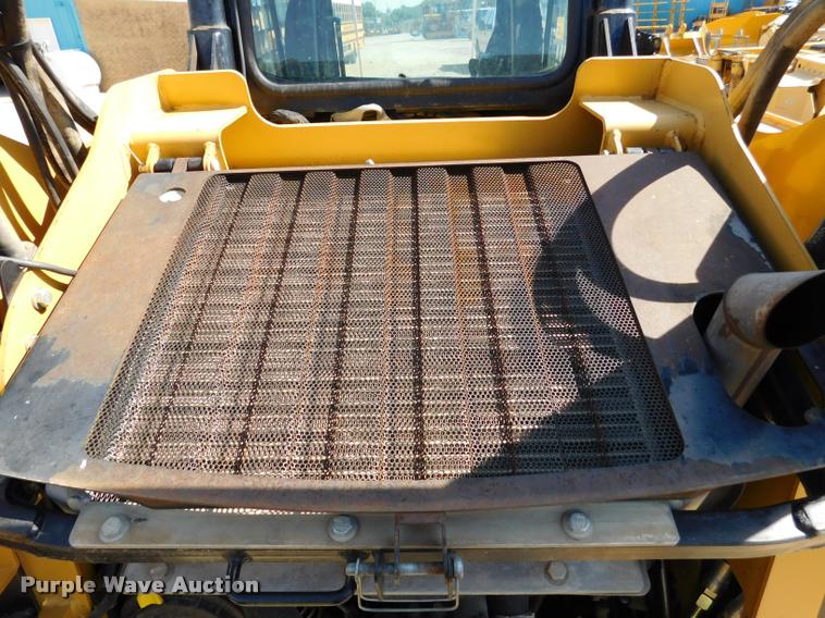 image for item DB9478 2004 Caterpillar 257B skid steer