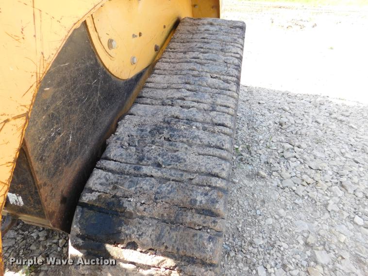 image for item DB9478 2004 Caterpillar 257B skid steer