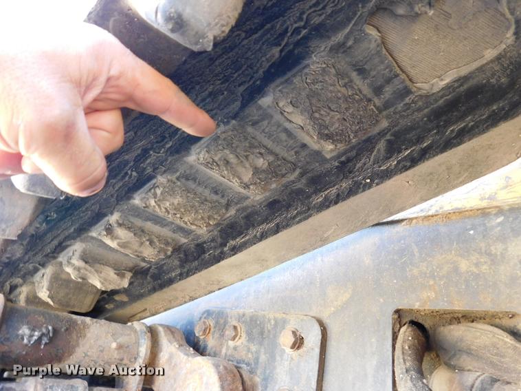 image for item DB9478 2004 Caterpillar 257B skid steer