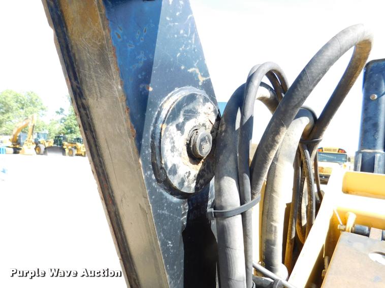 image for item DB9478 2004 Caterpillar 257B skid steer