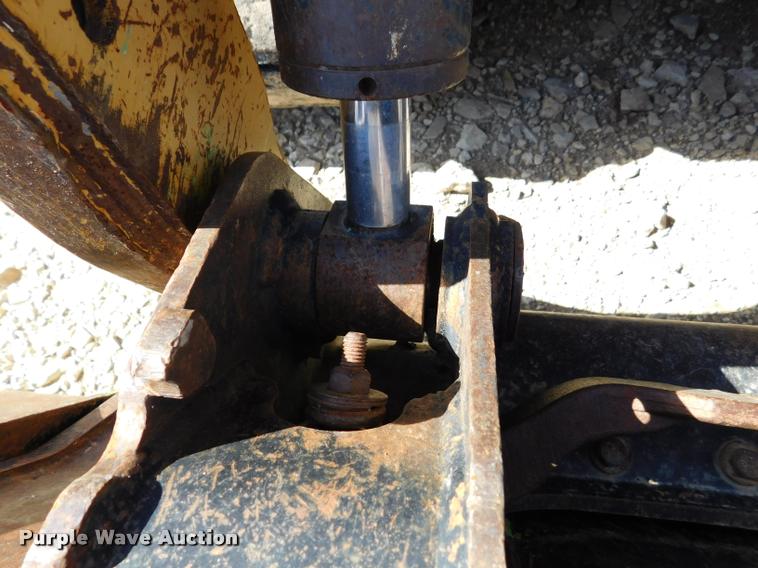 image for item DB9478 2004 Caterpillar 257B skid steer