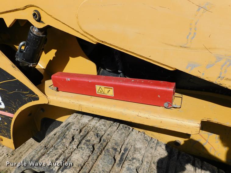 image for item DB9478 2004 Caterpillar 257B skid steer