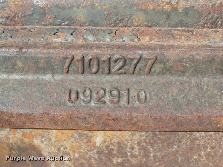 image for item DH9326 Bobcat skid steer bucket