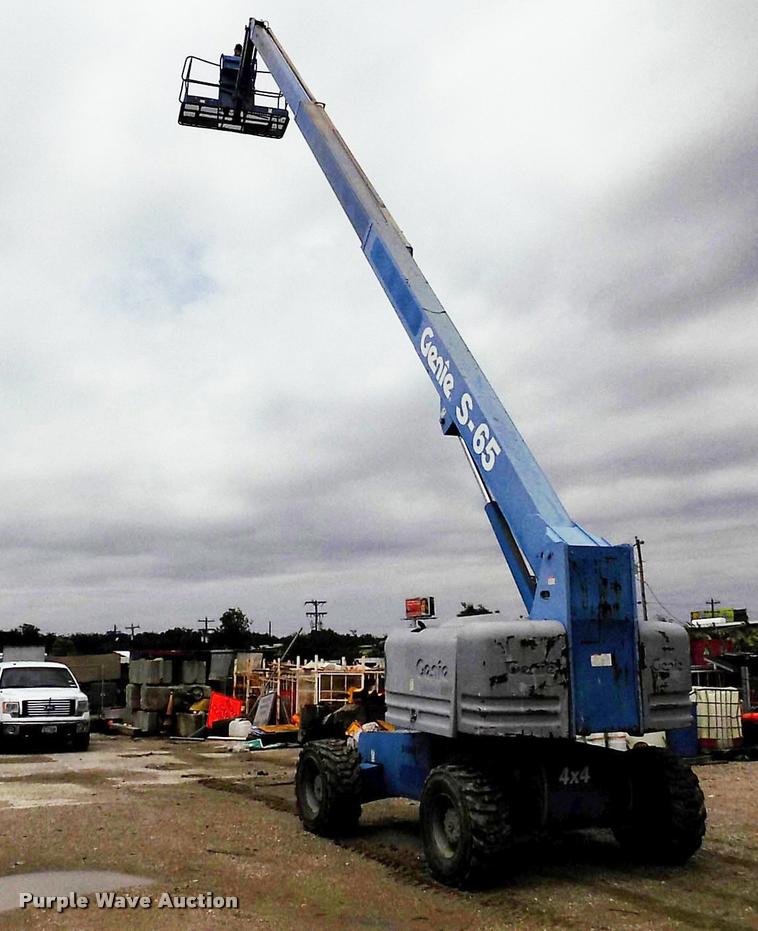 image for item DK9984 2001 Genie S65 boom lift