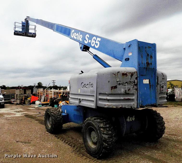 image for item DK9984 2001 Genie S65 boom lift