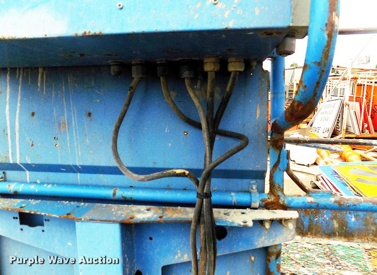 image for item DK9984 2001 Genie S65 boom lift