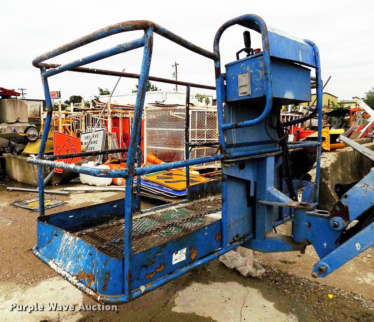 image for item DK9984 2001 Genie S65 boom lift