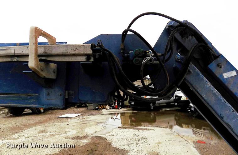 image for item DK9984 2001 Genie S65 boom lift