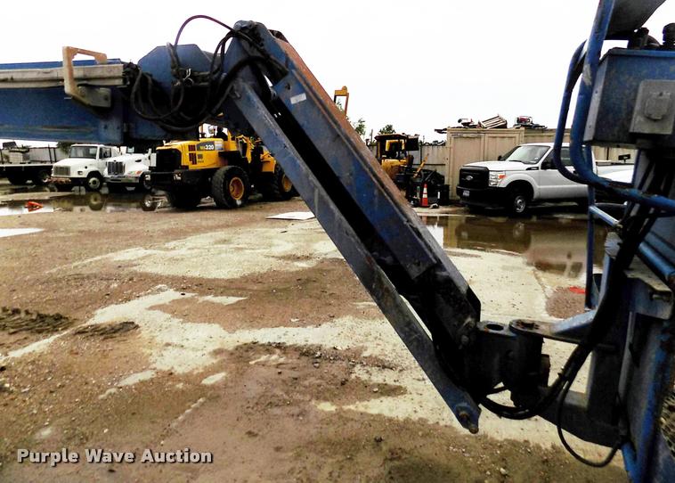 image for item DK9984 2001 Genie S65 boom lift