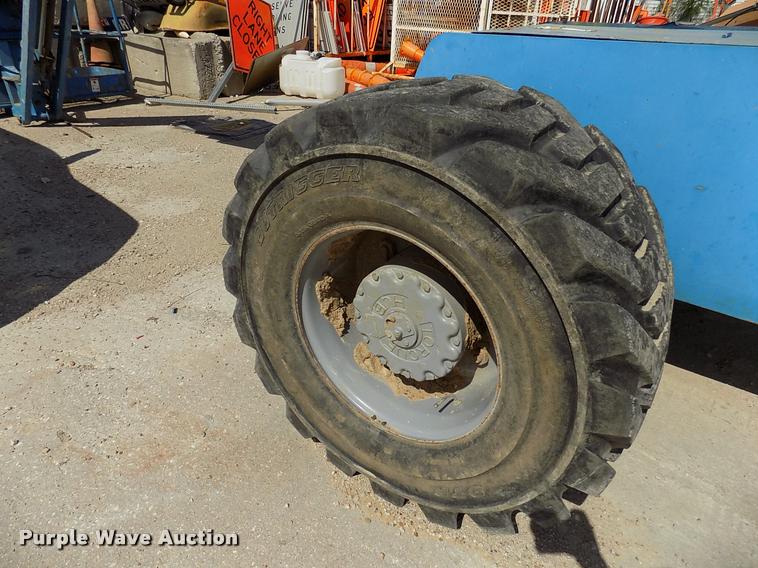 image for item DK9984 2001 Genie S65 boom lift