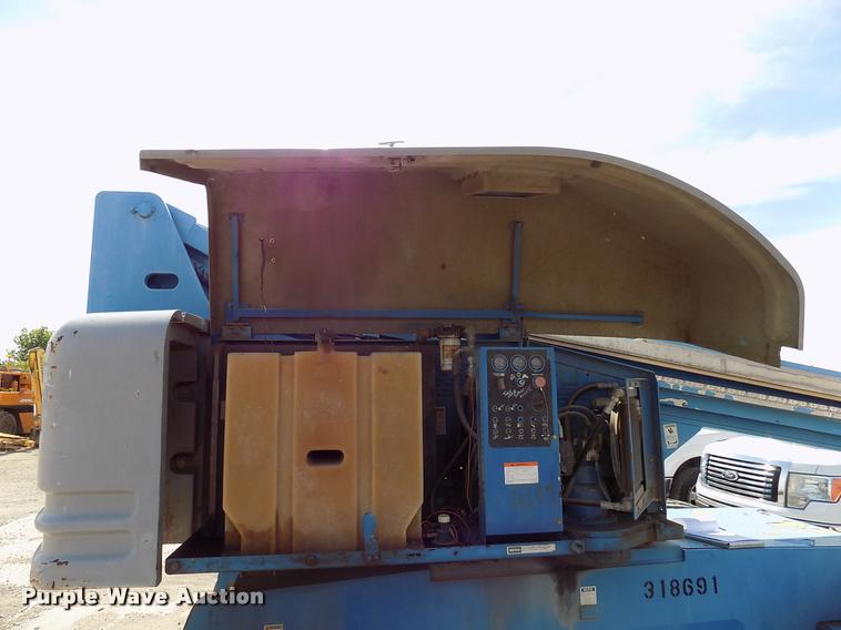 image for item DK9984 2001 Genie S65 boom lift