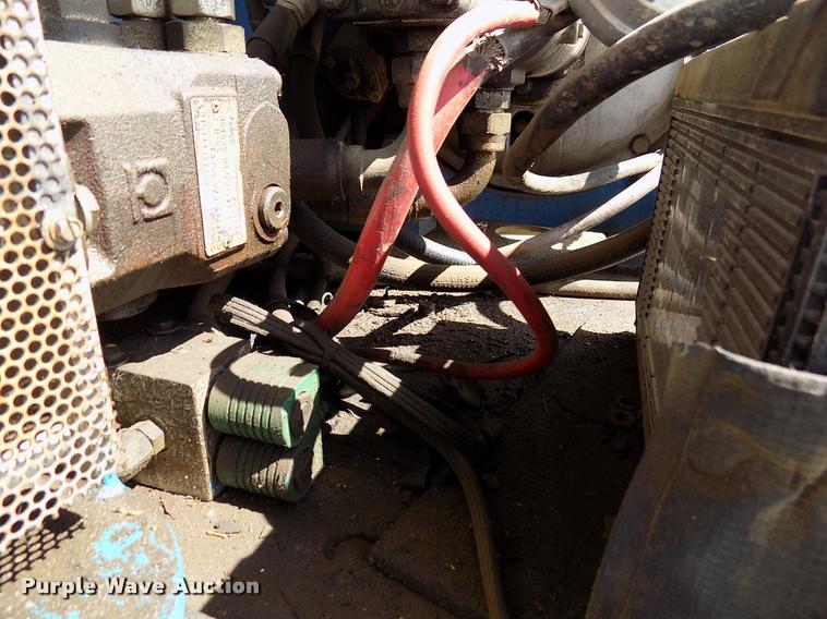 image for item DK9984 2001 Genie S65 boom lift