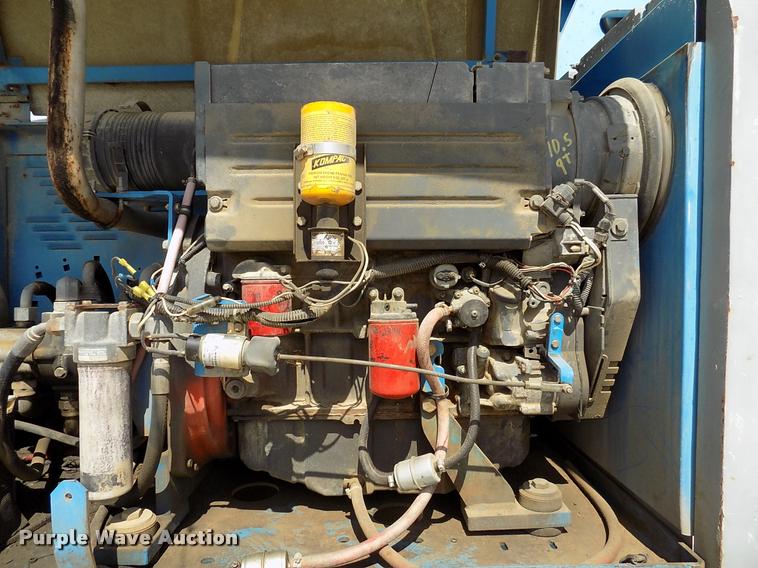 image for item DK9984 2001 Genie S65 boom lift