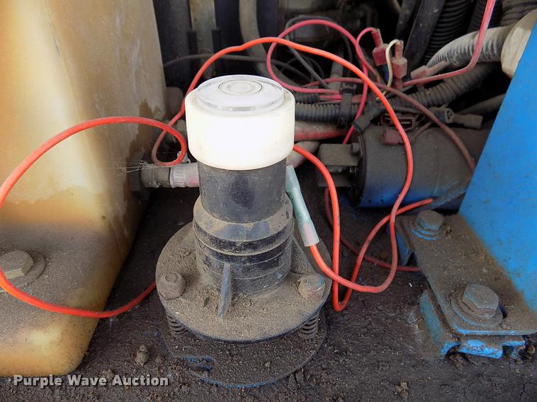 image for item DK9984 2001 Genie S65 boom lift