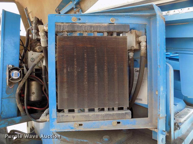 image for item DK9984 2001 Genie S65 boom lift